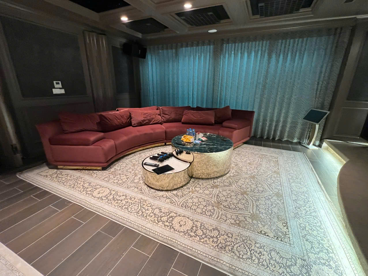  - Công Ty TNHH Xuất Nhập Khẩu Âu Á