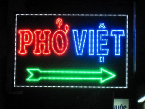 Thi công bảng hiệu LED - Công Ty TNHH Thương Mại Và Quảng Cáo Lạc Việt