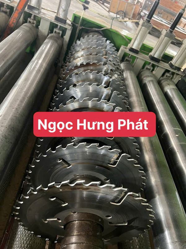 Lưỡi đường kính 330 xẻ ván ép