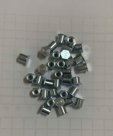 Đai ốc trụ tiện CNC mạ kẽm màu trắng Cr3+