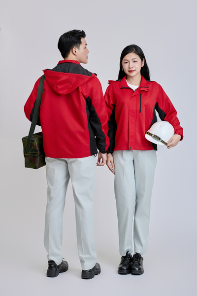 Áo khoác gió đỏ đen - May Đồng Phục Sao Mai - Công Ty TNHH Thương Mại Sao Mai