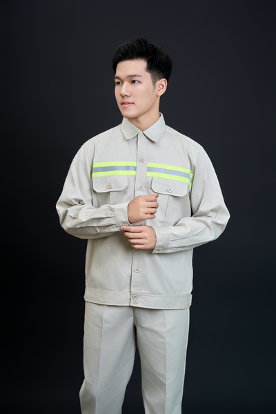Bộ đồ bảo hộ lao động tay dài màu be - May Đồng Phục Sao Mai - Công Ty TNHH Thương Mại Sao Mai