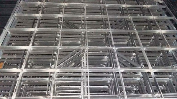 Cốp pha thép - Giàn Giáo Xây Dựng Ngô Hoàng - Công Ty TNHH TM SX Ngô Hoàng