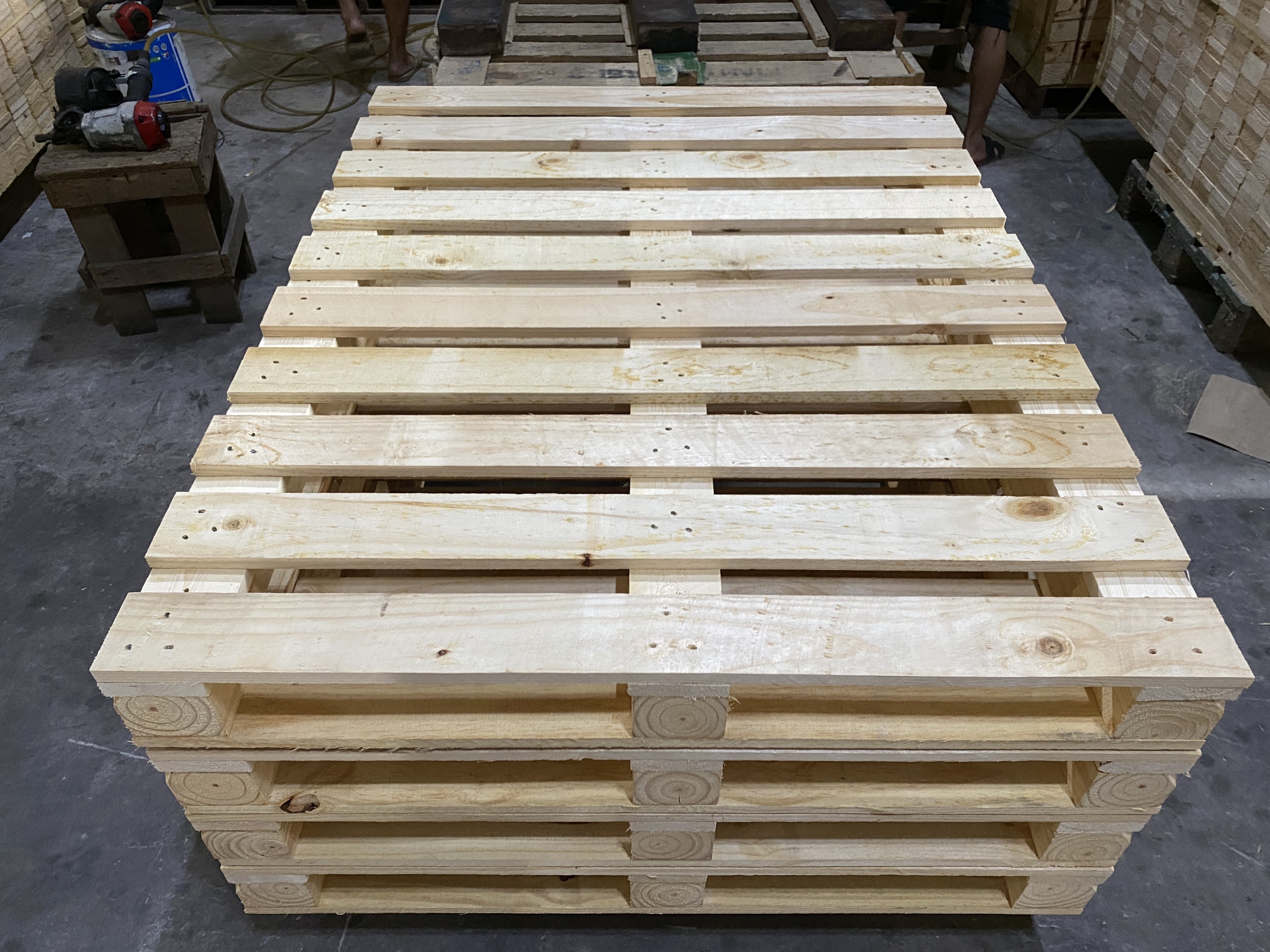 Pallet gỗ