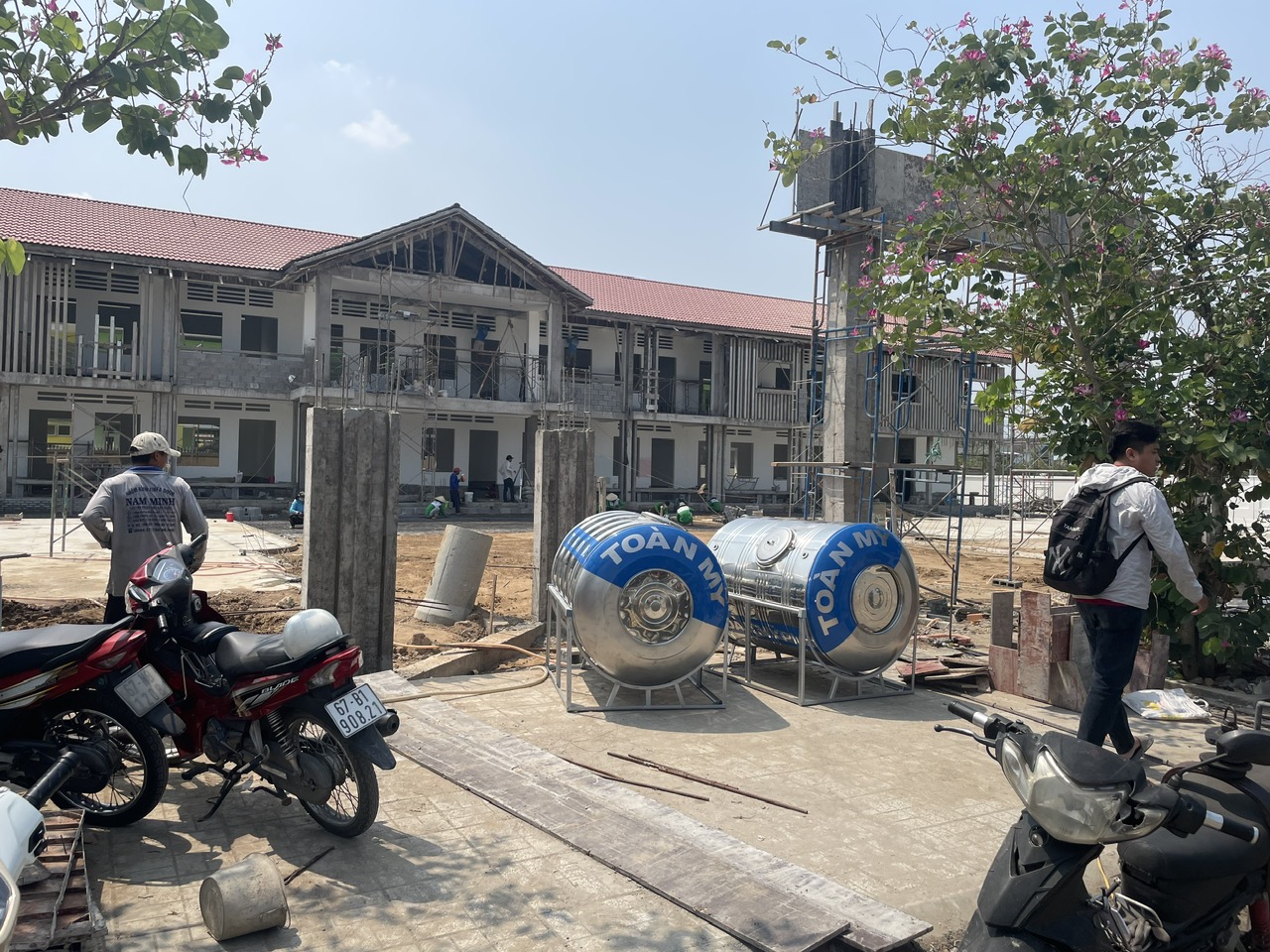 Thi công công trình trường học