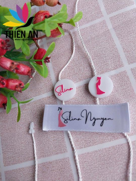 Mác in satin (lụa) - Nhãn Mác và Bao Bì Thiên Ân - Công Ty TNHH Nhãn Mác Và Bao Bì Thiên Ân