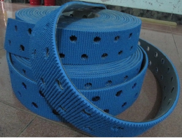 Băng tải đục lỗ
