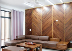 Khách hàng đường Hoàng Văn Thụ