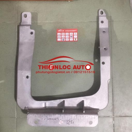 Giá bắt đèn pha phải Thaco Auman c160