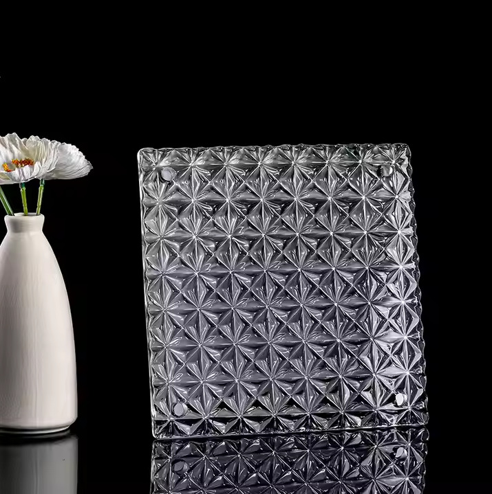 Gạch kính treo ke ô họa tiết 200x200x15mm - Nhôm Kính Âu Việt - Công Ty CP Đầu Tư Và Thương Mại Âu Việt