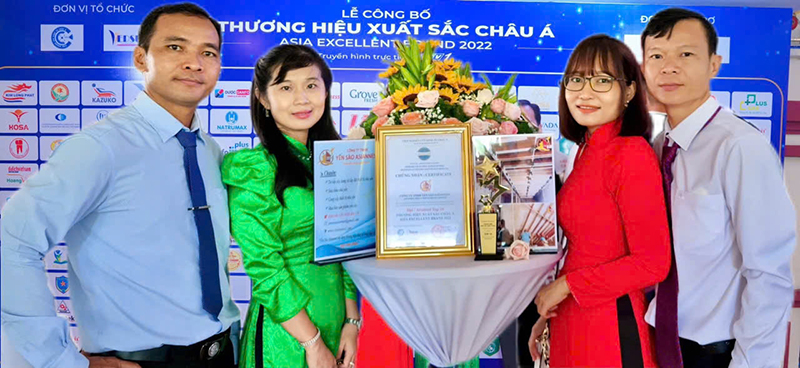 Lãnh đạo công ty nhận giải thưởng, thương hiệu xuất sức Châu á - Yến Sào Asiannest - Công Ty TNHH Yến Sào Asiannest