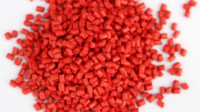 Hạt nhựa cô đặc màu đỏ - Hạt Nhựa Màu DAPLAST - Công Ty Cổ Phần DAPLAST