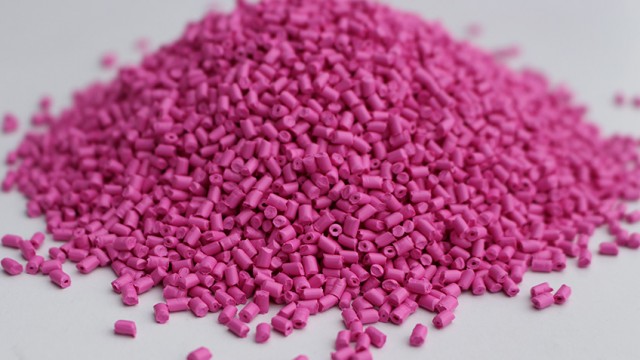 Hạt nhựa cô đặc màu hồng - Hạt Nhựa Màu DAPLAST - Công Ty Cổ Phần DAPLAST