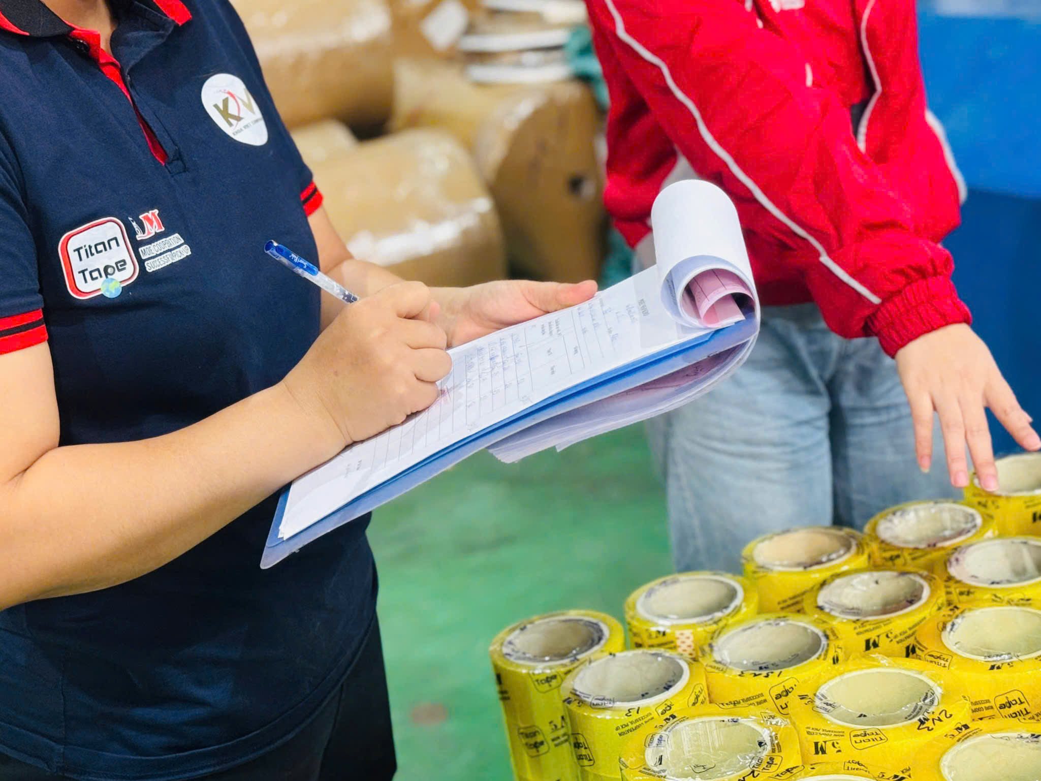 Băng keo OPP - Công Ty TNHH Đầu Tư Sản Xuất Và Thương Mại Khoa Việt