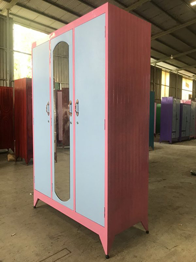 Tủ 3 buồng màu hồng canh xanh nhạt - Tủ Sắt Thành Đạt - Công Ty TNHH Sản Xuất Thương Mại Dịch Vụ Lam Tùng