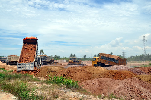 San lấp mặt bằng - Vật Liệu Xây Dựng Và San Lấp Mặt Bằng Thảo Trang - Công Ty TNHH Thương Mại Dịch Vụ Vận Tải Thảo Trang