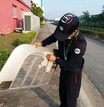Vệ sinh thiết bị diệt côn trùng - Diệt Côn Trùng CESCO - Công Ty TNHH CESCO Việt Nam - Chi Nhánh Hà Nội