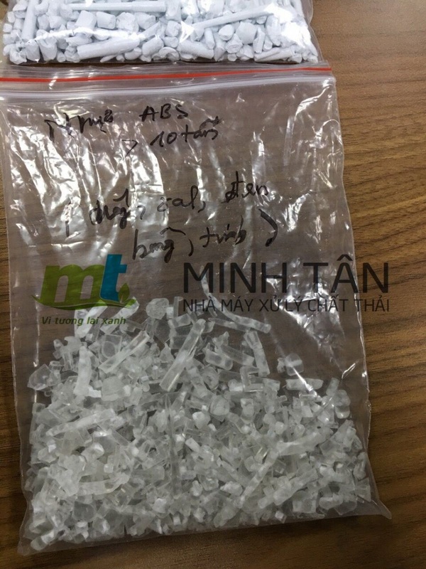 Thu gom & tái chế phế liệu - Xử Lý Chất Thải Minh Tân - Công Ty Cổ Phần Thương Mại Và Dịch Vụ Kho Vận Phú Hưng