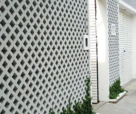 Gạch trồng cỏ 8 lỗ