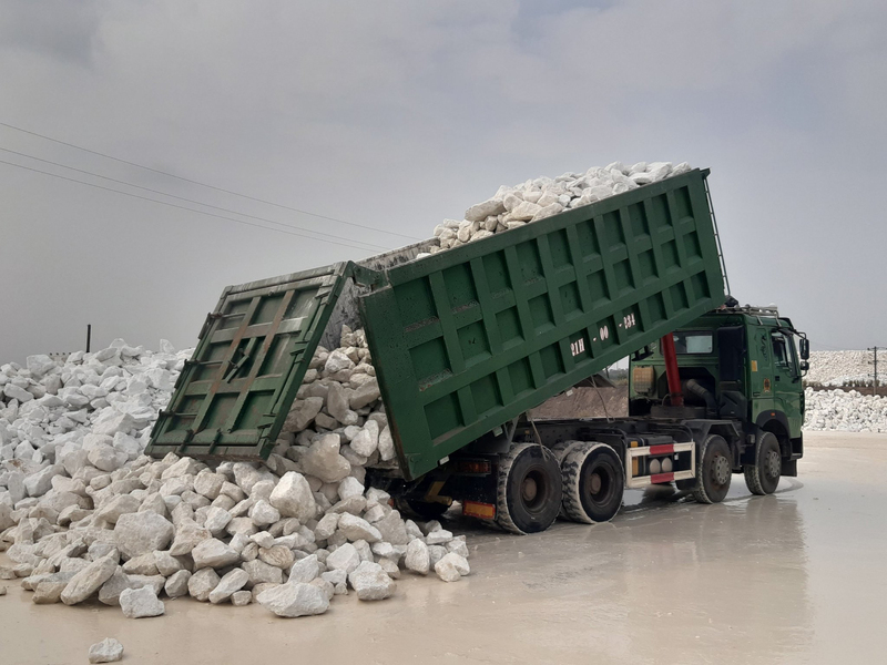 Hình ảnh khai thác bột đá - Bột Đá VGEM - Công Ty Cổ Phần Khoáng Sản Năng Lượng Xanh Việt Nam