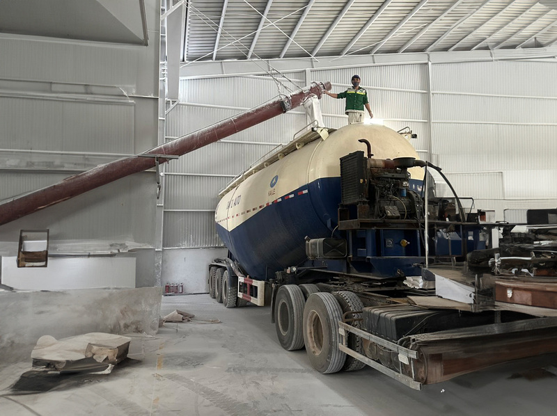 Hình ảnh khai thác bột đá - Bột Đá VGEM - Công Ty Cổ Phần Khoáng Sản Năng Lượng Xanh Việt Nam