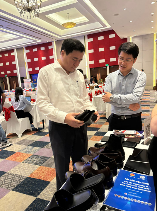 Thứ Trưởng Nguyễn Sinh Nhật Tân