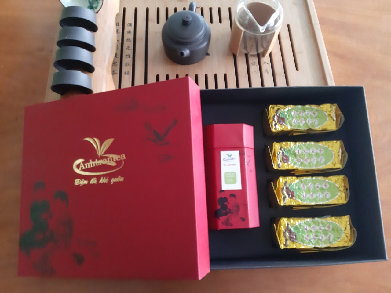 Hộp quà tặng trà Nõn Tôm hảo hạng