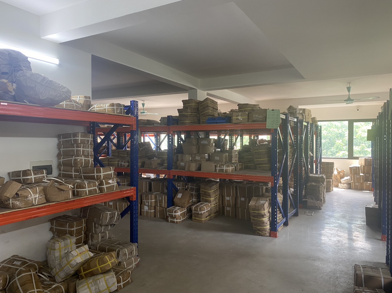 Kho hàng công ty Trang Linh - Thiết Bị Thủy Lực Trang Linh - Công Ty TNHH Đầu Tư Thương Mại Và Sản Xuất Trang Linh