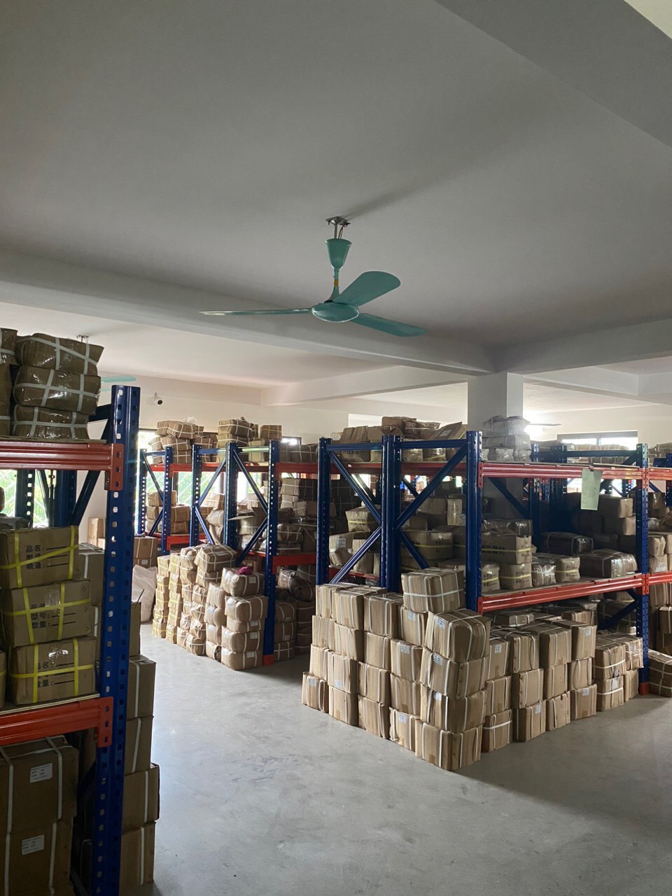 Kho hàng công ty Trang Linh - Thiết Bị Thủy Lực Trang Linh - Công Ty TNHH Đầu Tư Thương Mại Và Sản Xuất Trang Linh