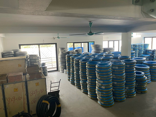 Kho ống Daylfiex - Thiết Bị Thủy Lực Trang Linh - Công Ty TNHH Đầu Tư Thương Mại Và Sản Xuất Trang Linh