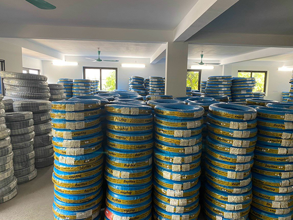 Kho ống Daylfiex - Thiết Bị Thủy Lực Trang Linh - Công Ty TNHH Đầu Tư Thương Mại Và Sản Xuất Trang Linh