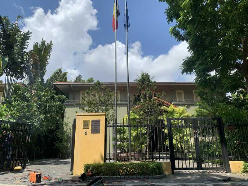 Cổng Đại sứ quán Bỉ