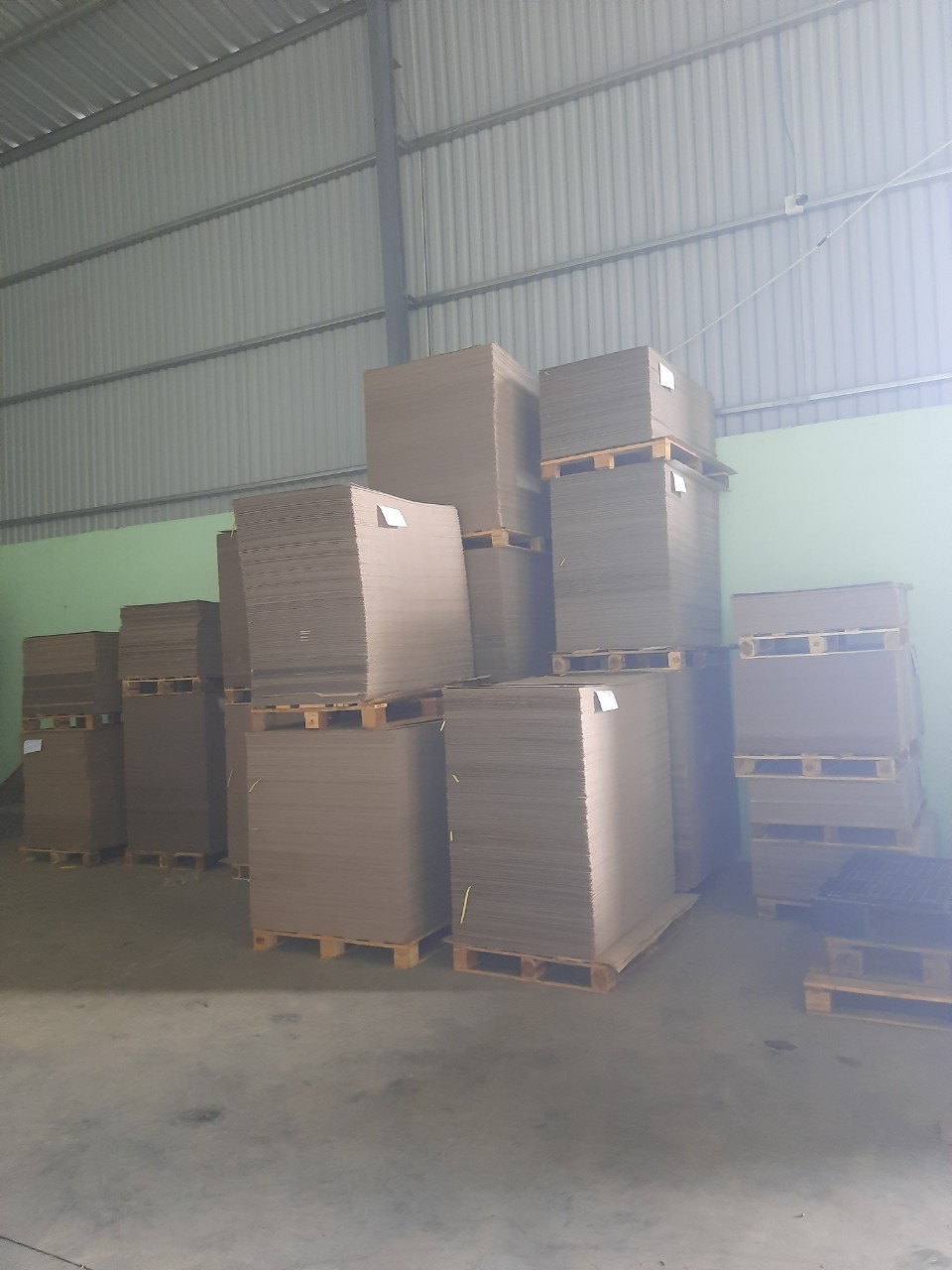 Giấy carton bìa cứng - Giấy Carton Bìa Cứng Kinh Lam Phát - Công Ty TNHH Sản Xuất Thương Mại Kinh Lam Phát