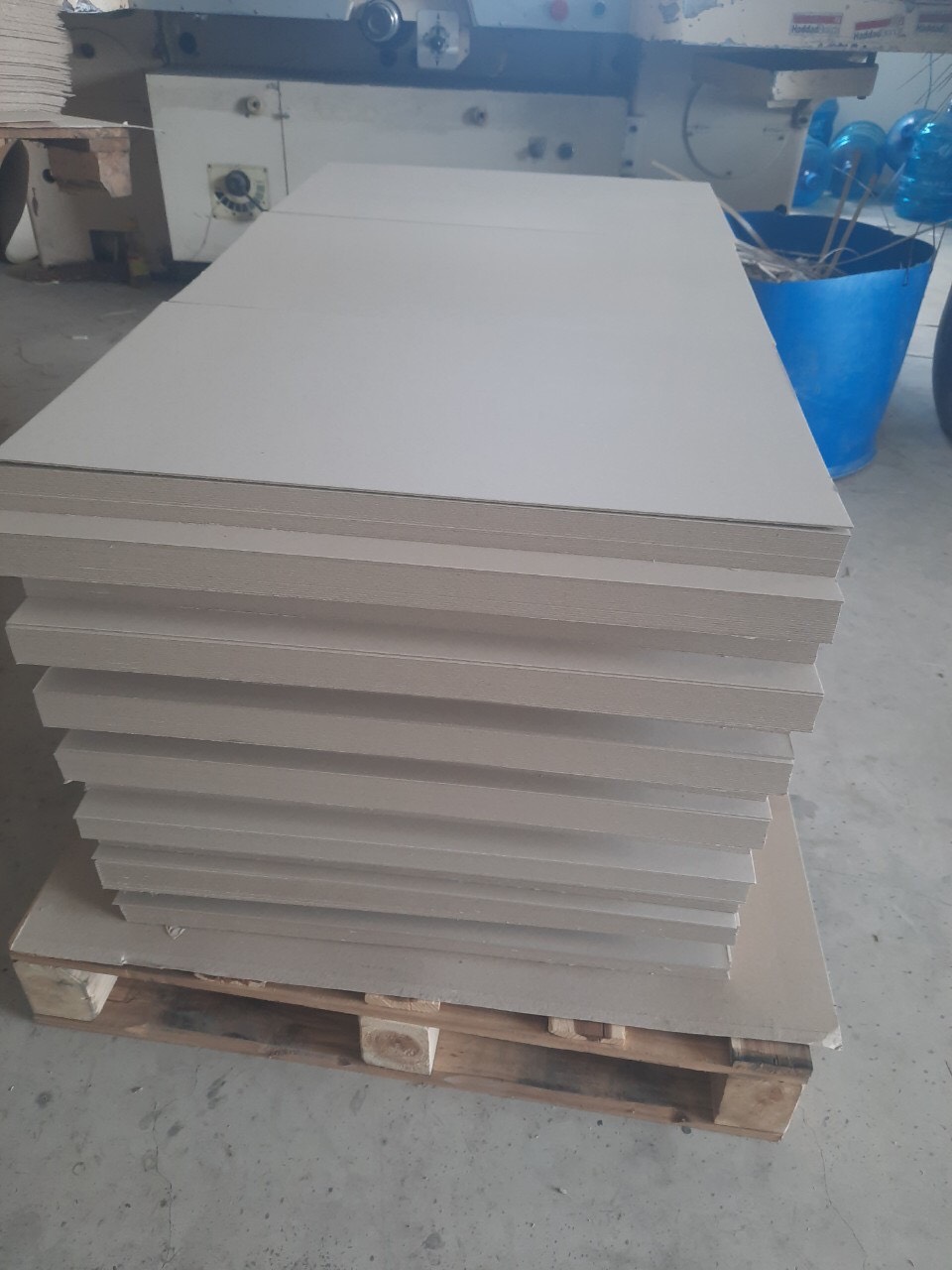 Giấy carton bìa cứng - Giấy Carton Bìa Cứng Kinh Lam Phát - Công Ty TNHH Sản Xuất Thương Mại Kinh Lam Phát