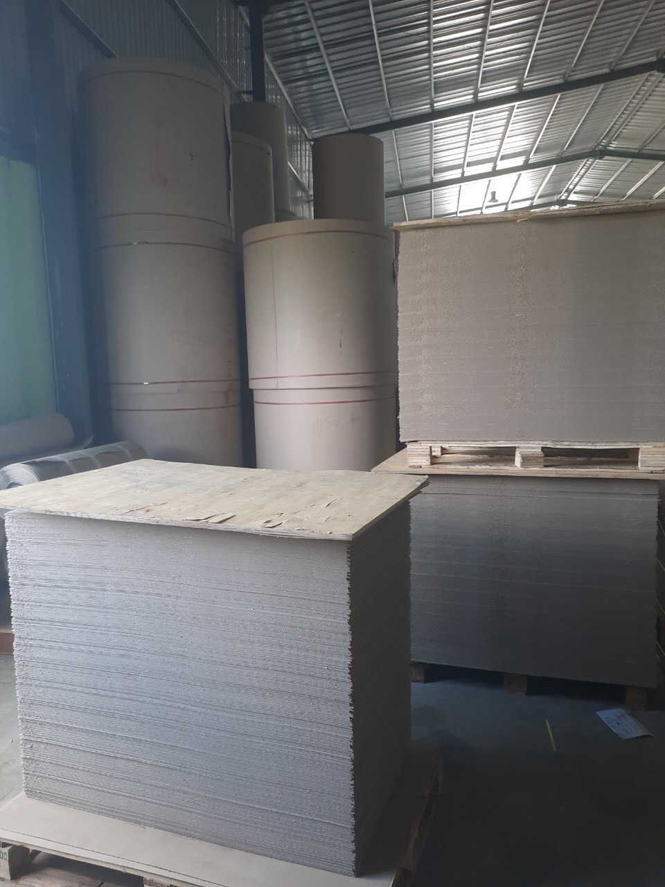 Giấy carton bìa cứng - Giấy Carton Bìa Cứng Kinh Lam Phát - Công Ty TNHH Sản Xuất Thương Mại Kinh Lam Phát