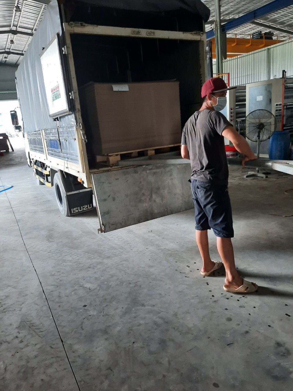 Hình ảnh nhà xưởng công ty Kinh Lam Phát - Giấy Carton Bìa Cứng Kinh Lam Phát - Công Ty TNHH Sản Xuất Thương Mại Kinh Lam Phát