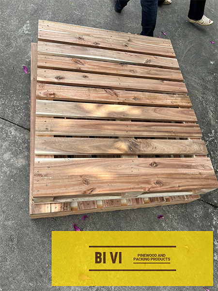 Pallet gỗ 2 hướng nâng