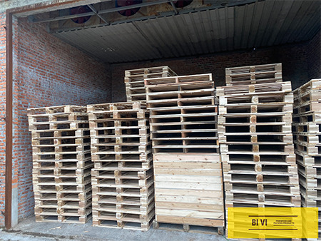 Pallet gỗ 4 hướng nâng
