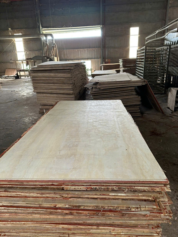 Mặt thông - Ván ép Kinh Bắc - Công Ty TNHH Đầu Tư Thương Mại Xuất Nhập Khẩu Kinh Bắc