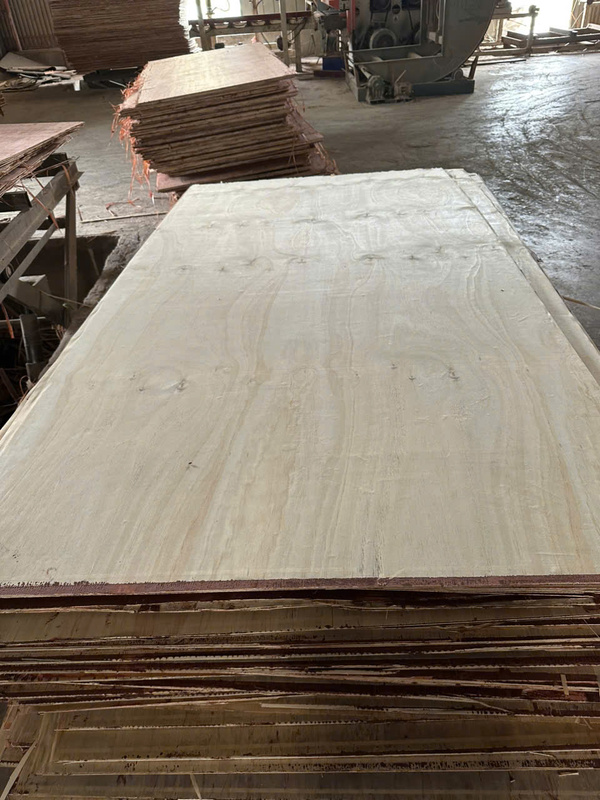 Mặt thông - Ván ép Kinh Bắc - Công Ty TNHH Đầu Tư Thương Mại Xuất Nhập Khẩu Kinh Bắc