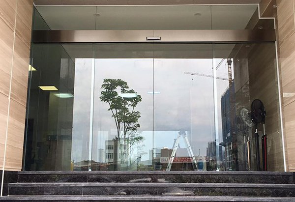 Cửa kính cường lực tự động cao cấp - Kính Cường Lực Văn Thìn Glass - Xưởng Nhôm Kính Dân Dụng Bắc Ninh
