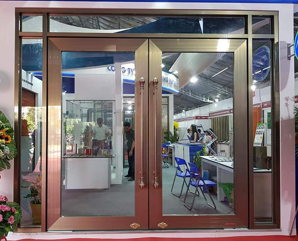Cửa kính cường lực khung nhôm - Kính Cường Lực Văn Thìn Glass - Xưởng Nhôm Kính Dân Dụng Bắc Ninh