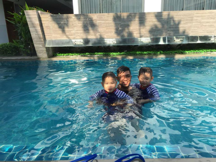 Cam kết biết bơi tròng vòng 7 ngày - Trung Tâm Dạy Bơi Trẻ Em Riêng Tại TP. HCM