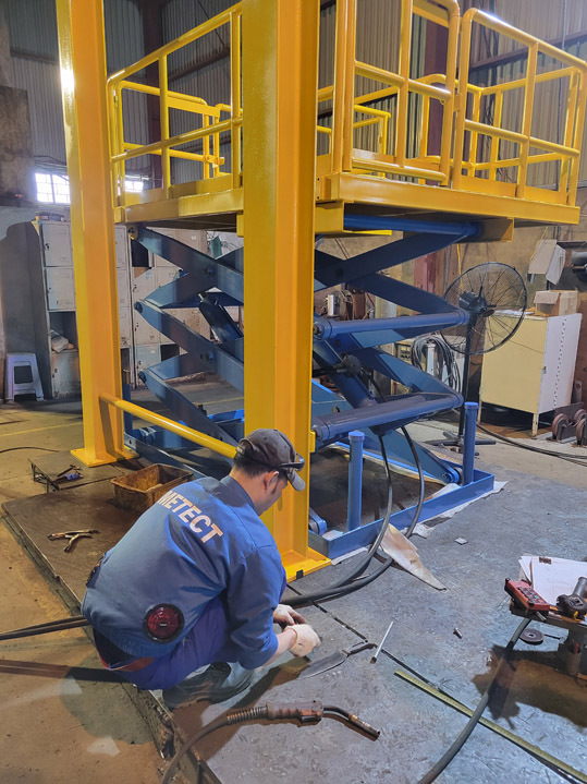 Bàn nâng Hitachi - Cơ Khí METECT - Công Ty Cổ Phần METECT