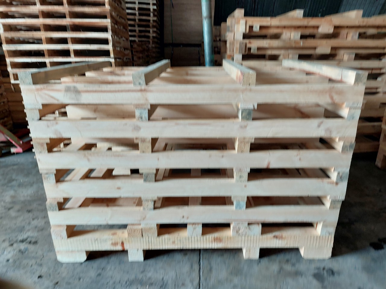 Pallet gỗ - Pallet Gỗ Vũ Khánh Linh - Công Ty TNHH Một Thành Viên Vũ Khánh Linh