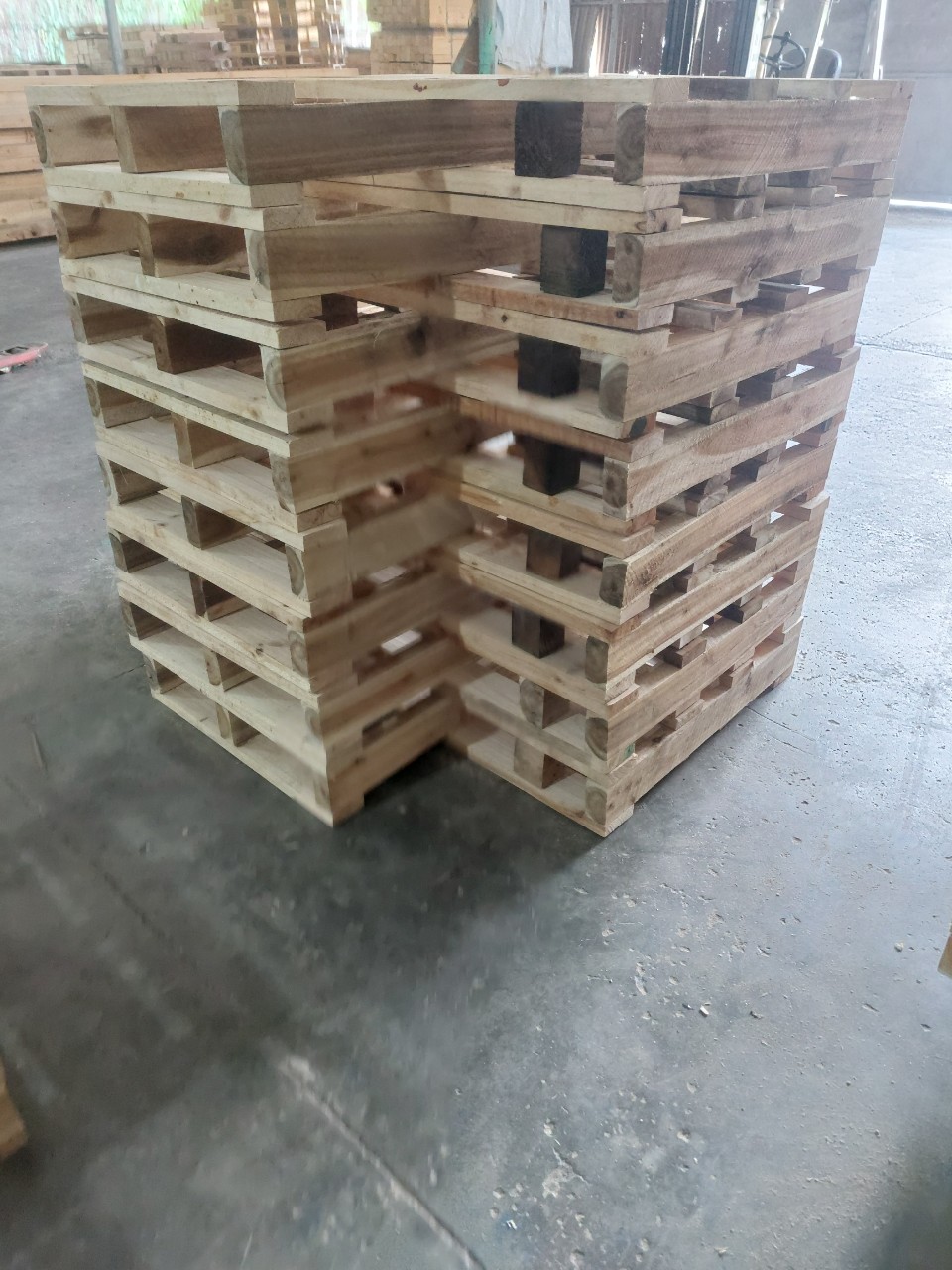 Pallet gỗ - Pallet Gỗ Vũ Khánh Linh - Công Ty TNHH Một Thành Viên Vũ Khánh Linh