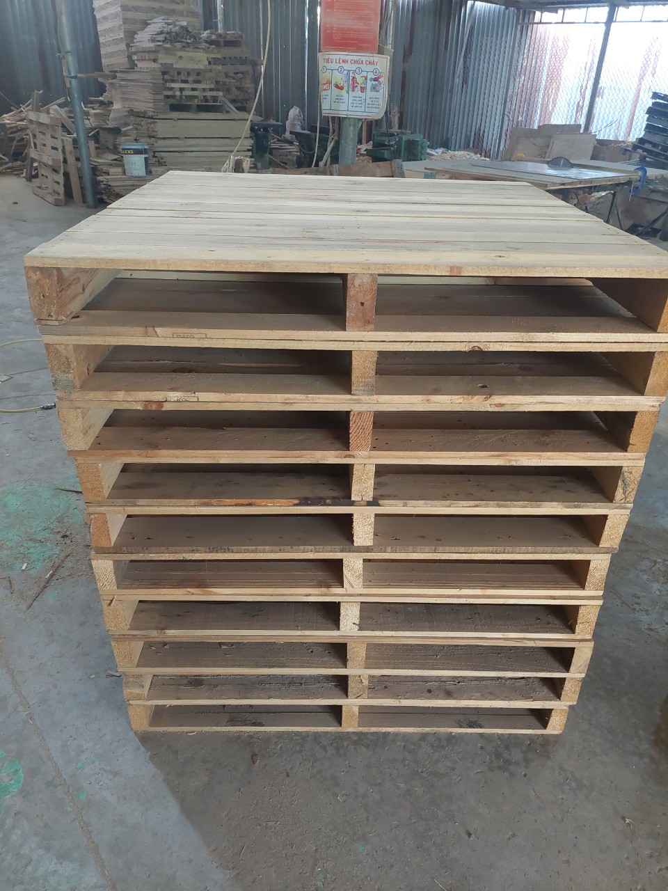 Pallet gỗ - Pallet Gỗ Vũ Khánh Linh - Công Ty TNHH Một Thành Viên Vũ Khánh Linh