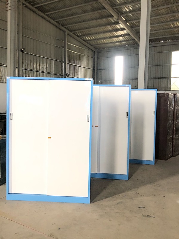 Tủ sắt quần áo
