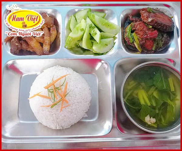 Cá Basa kho cà, thịt ba rọi kho tiêu - Chi Nhánh Nam Việt - Công Ty Trách Nhiệm Hữu Hạn Thương Mại Dịch Vụ Nam Hồng Tiền Giang