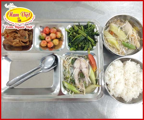 Thịt kho tiêu, canh chua cá Basa - Chi Nhánh Nam Việt - Công Ty Trách Nhiệm Hữu Hạn Thương Mại Dịch Vụ Nam Hồng Tiền Giang